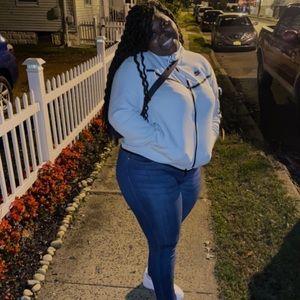 Meet your Posher, Janay